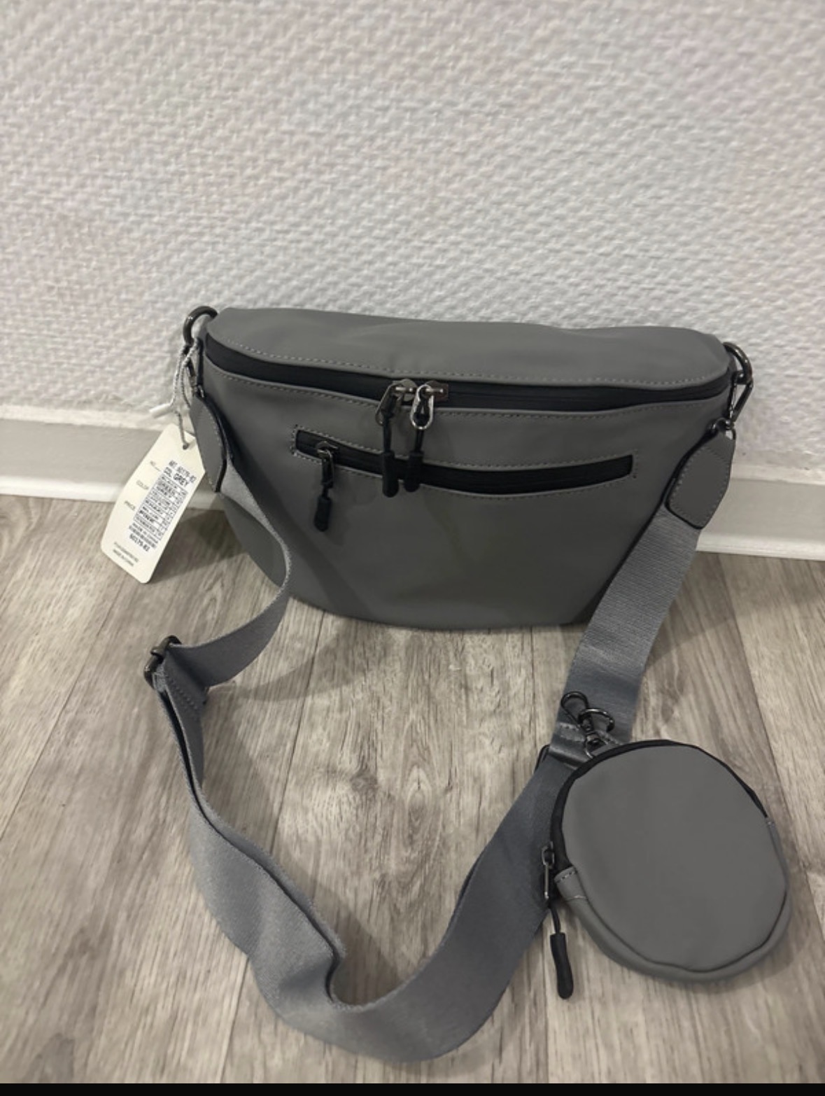 Sac style banane imperméable gris