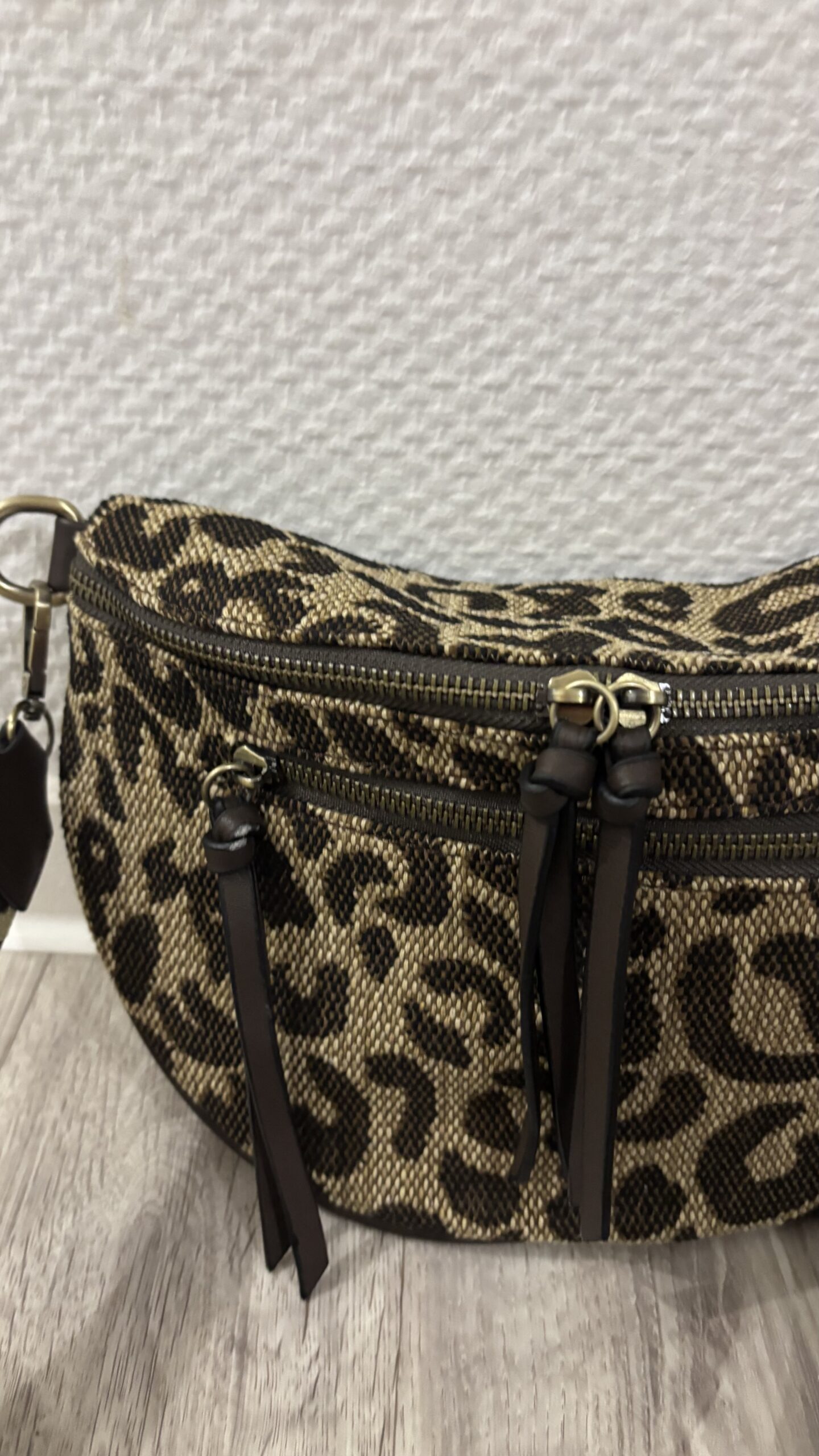 sac style banane imprimé léopard – Image 2