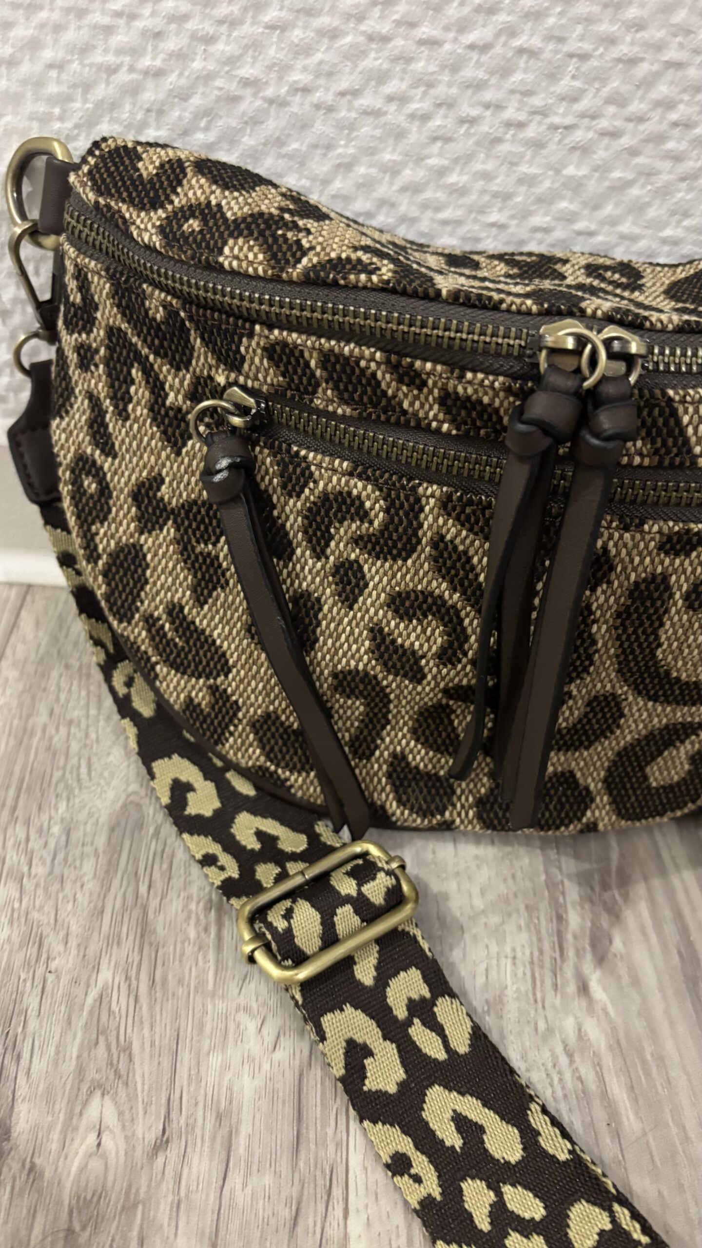 sac style banane imprimé léopard – Image 4