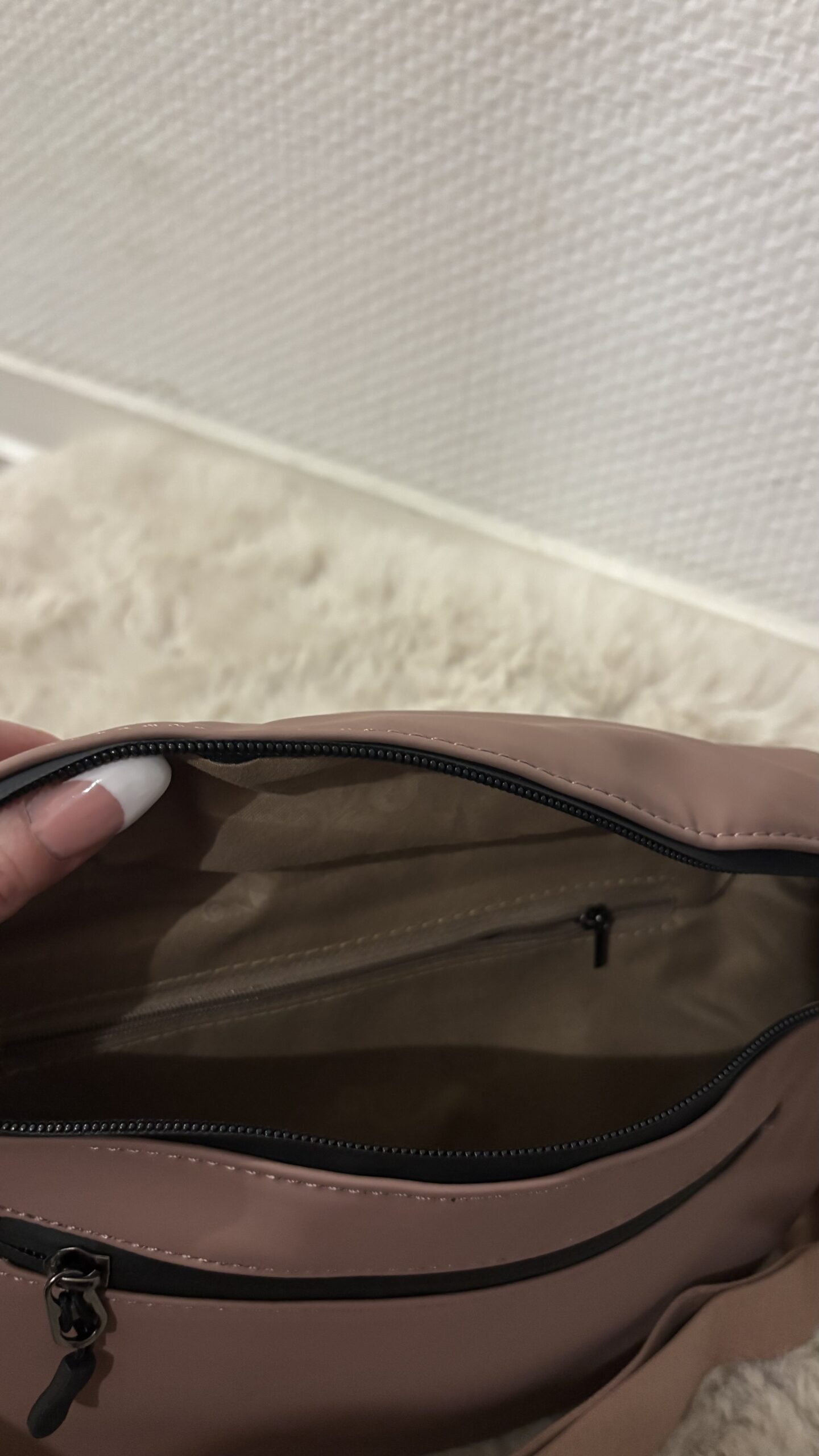 Sac style banane imperméable vieux rose – Image 6