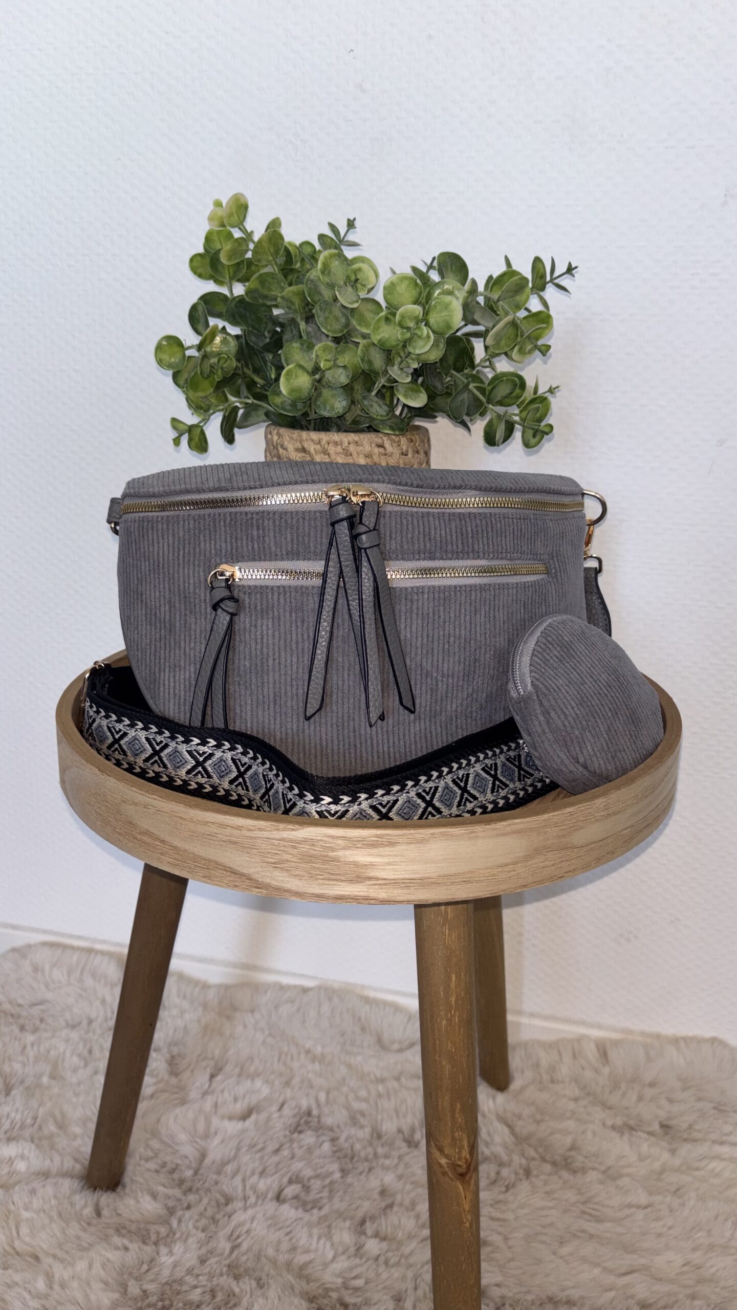 sac style banane en velours côtelé gris